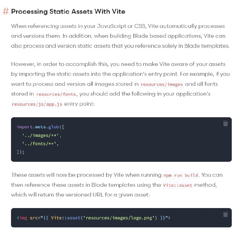 В Laravel 9.26 добавлен хелпер Vite::asset(), позволяющий в blade-шаблонах выводить и версионировать url-адреса собранных ресурсов вашего проекта.