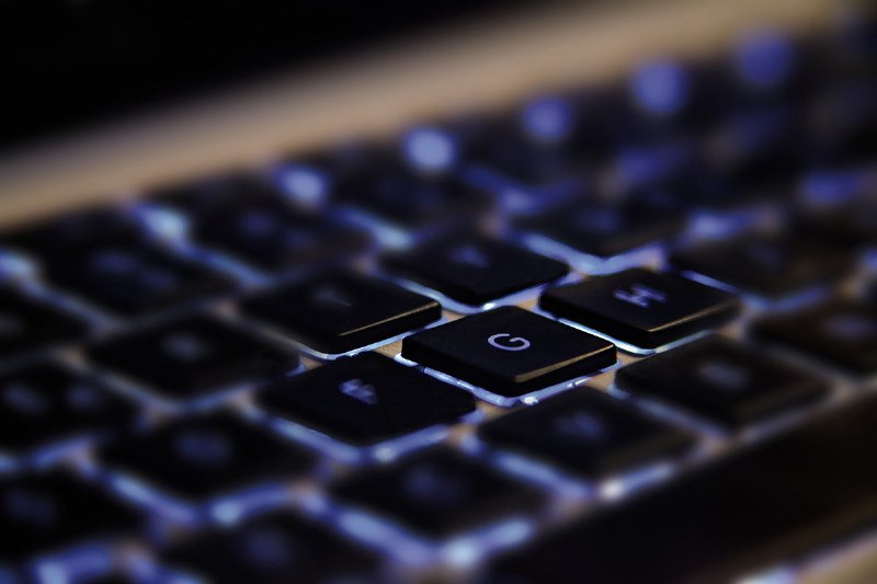 Контроль использования памяти в CLI приложениях Laravel?