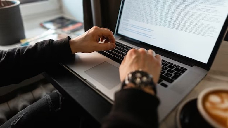 Модификация JSON респонсов в Laravel